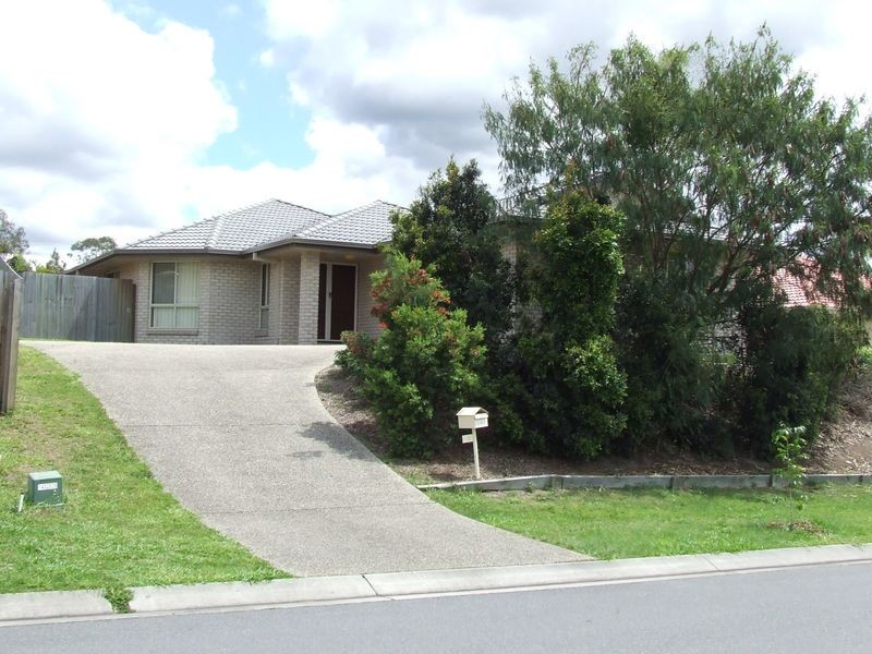 15 Golden Crest Place, Bellbowrie QLD 4070