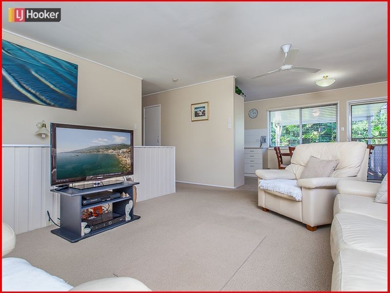 11 Kuringal Drive, Ferny Hills QLD 4055