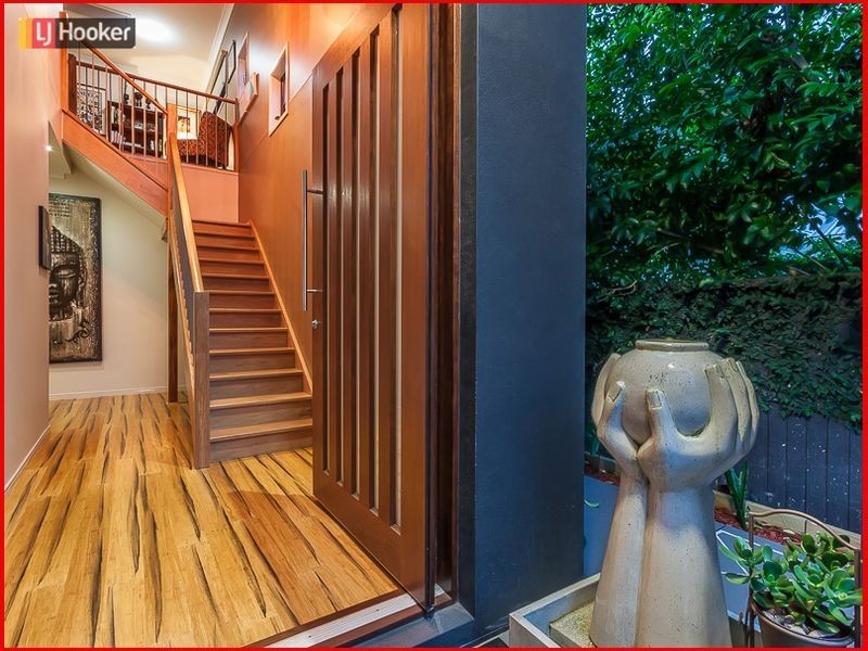 32 Pleystowe Crescent, Hendra QLD 4011