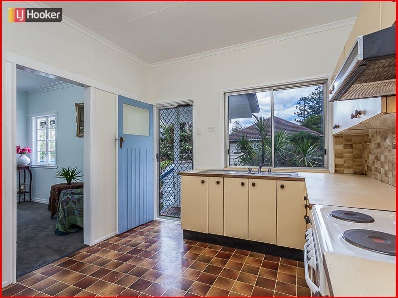 86 Heliopolis Parade, Mitchelton QLD 4053