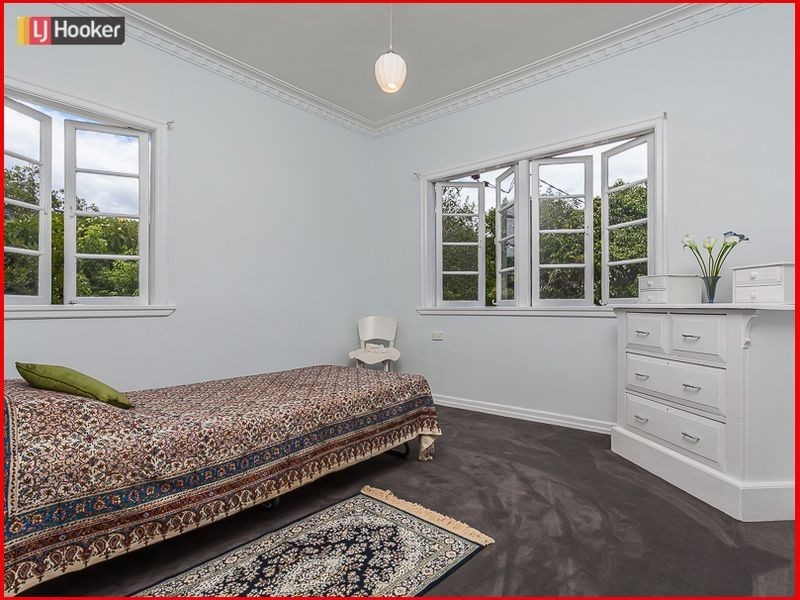 86 Heliopolis Parade, Mitchelton QLD 4053