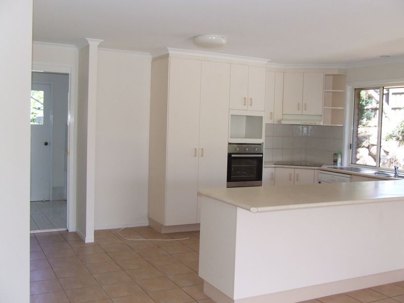 11 Delvin Court, Arana Hills QLD 4054