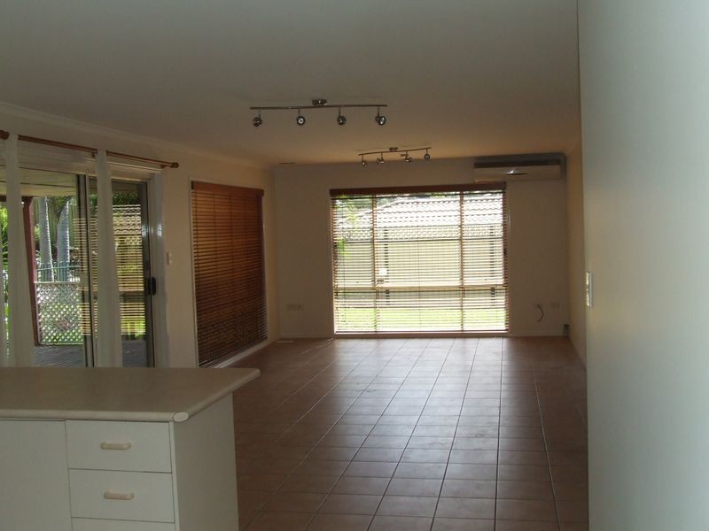 11 Delvin Court, Arana Hills QLD 4054