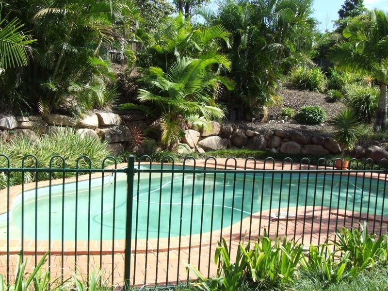 11 Delvin Court, Arana Hills QLD 4054