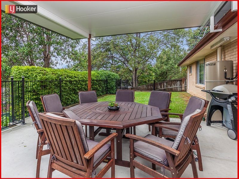 11 Longford Street, Everton Hills QLD 4053