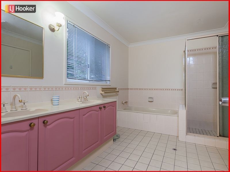 24 Tetragona Drive, Arana Hills QLD 4054