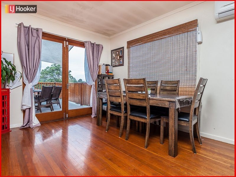 70 Yanderra Avenue, Arana Hills QLD 4054
