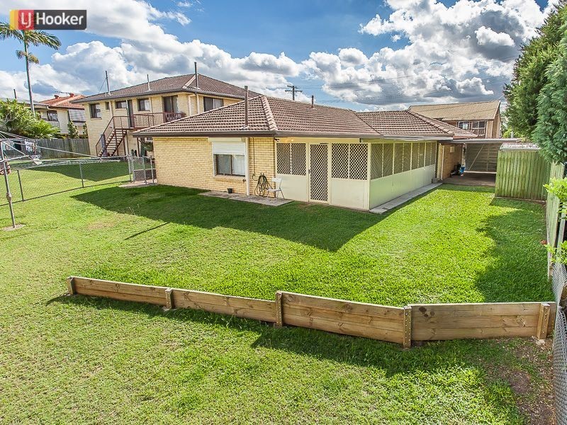 15 Alstonia Street, Arana Hills QLD 4054