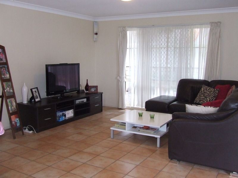 6 Pfeiffer Place, Mcdowall QLD 4053