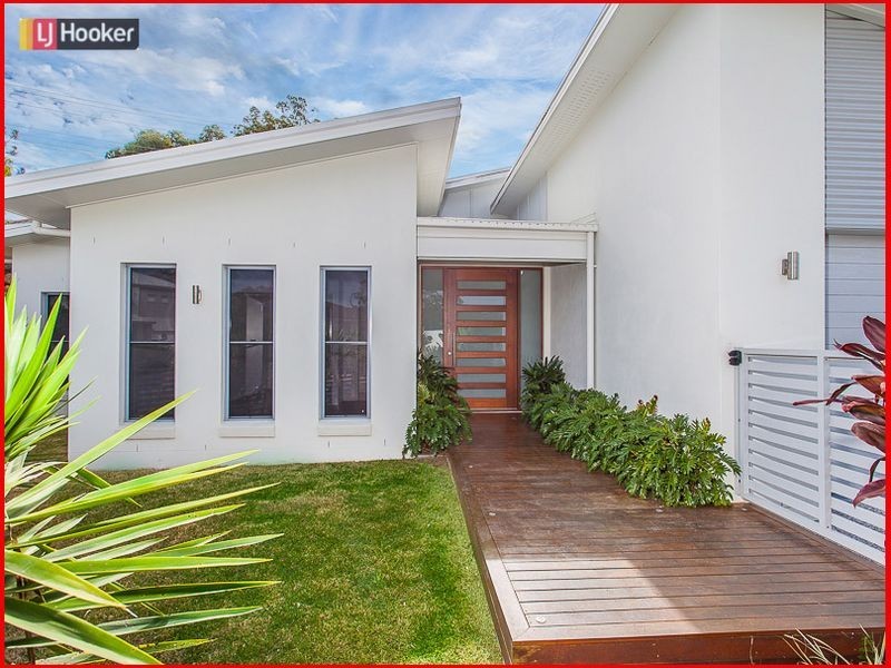 32 Ironbark Circuit, Everton Hills QLD 4053