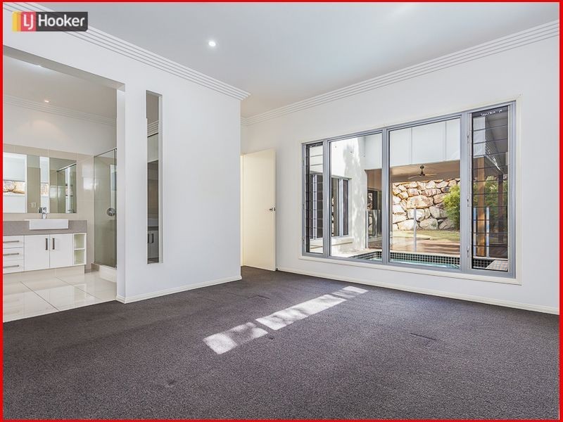 32 Ironbark Circuit, Everton Hills QLD 4053