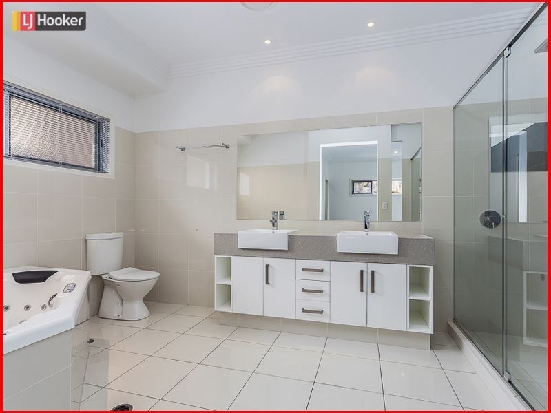 32 Ironbark Circuit, Everton Hills QLD 4053