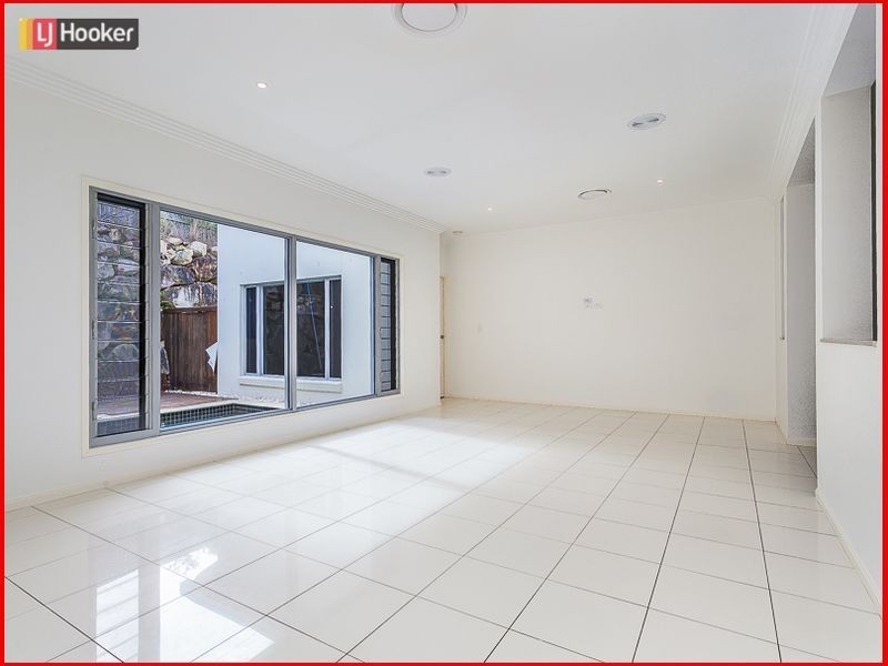 32 Ironbark Circuit, Everton Hills QLD 4053