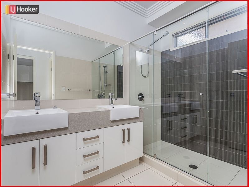 32 Ironbark Circuit, Everton Hills QLD 4053