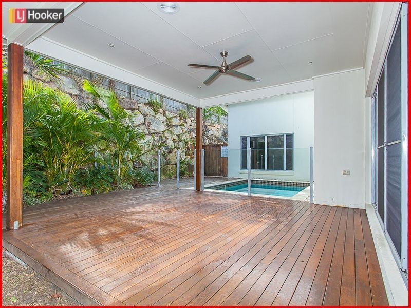 32 Ironbark Circuit, Everton Hills QLD 4053