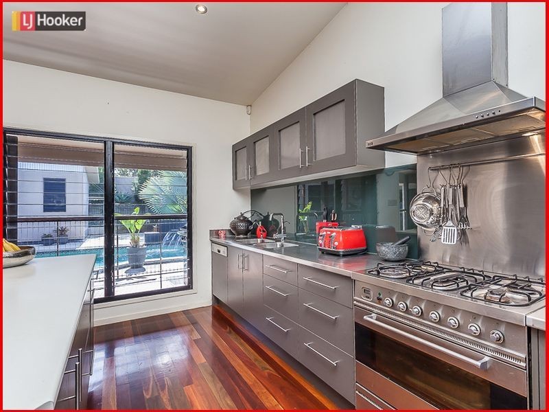 31 Laurina Crescent, Mcdowall QLD 4053