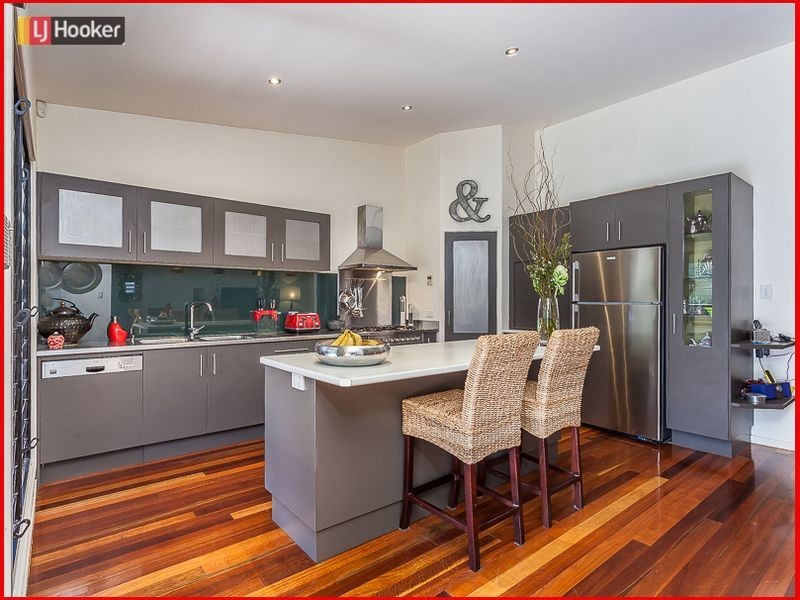 31 Laurina Crescent, Mcdowall QLD 4053