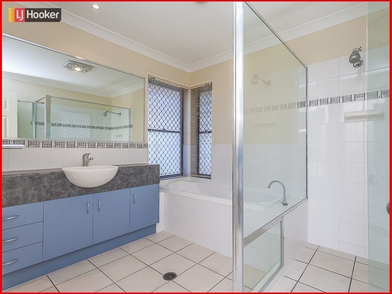 5 Camphorlaurel Court, Mcdowall QLD 4053