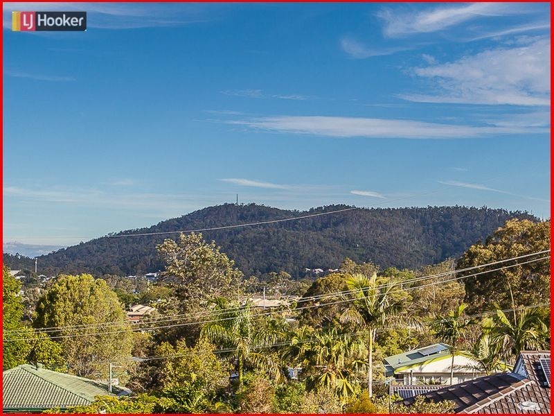 70 Yanderra Avenue, Arana Hills QLD 4054