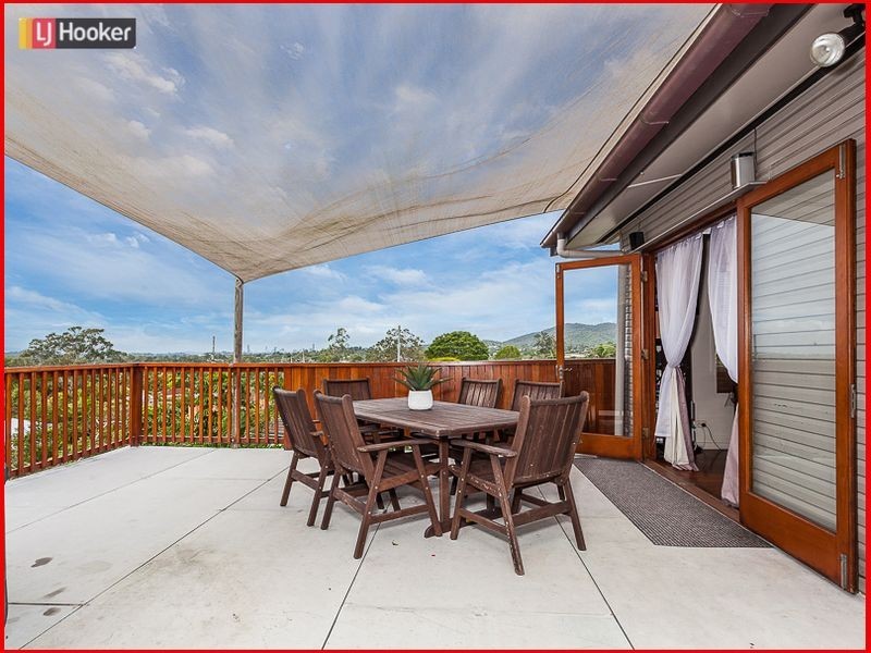 70 Yanderra Avenue, Arana Hills QLD 4054