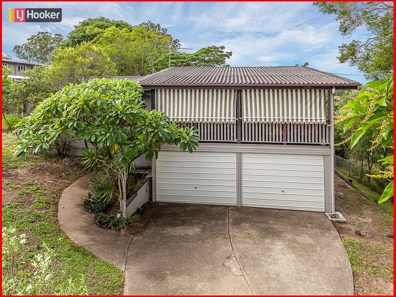 70 Yanderra Avenue, Arana Hills QLD 4054