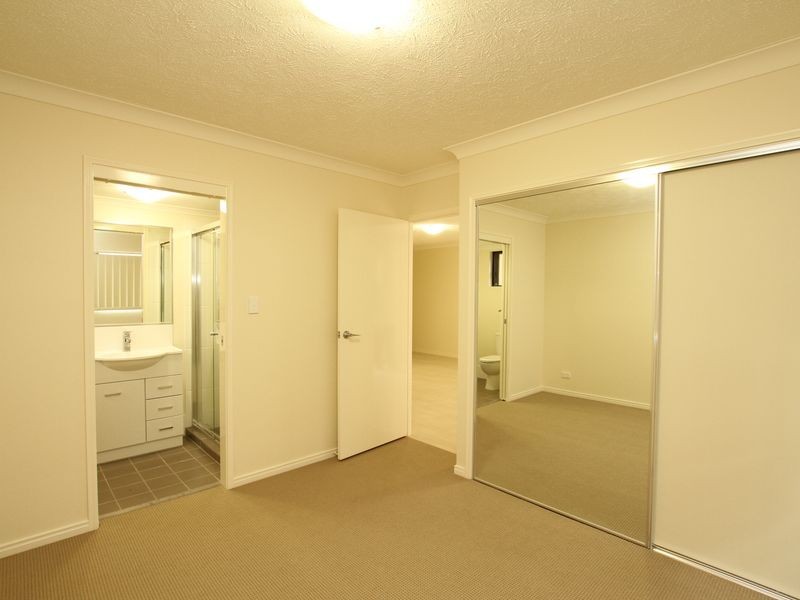 Unit 2/26-28 Bradley Avenue, Kedron QLD 4031