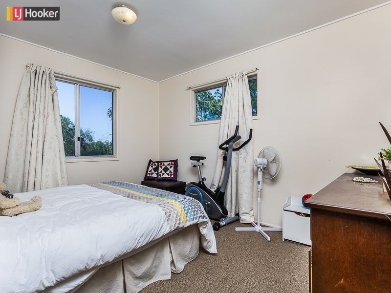 18 Tuttumburra Court, Ferny Hills QLD 4055