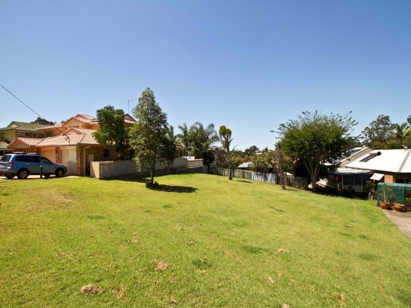16 Bowers Road North, Everton Hills QLD 4053