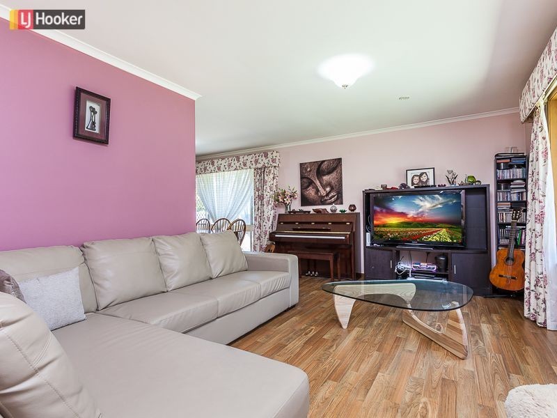 11 Sinatra Crescent, Mcdowall QLD 4053