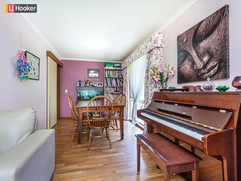 11 Sinatra Crescent, Mcdowall QLD 4053