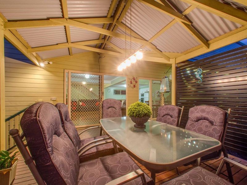 36 Henderson Road, Everton Hills QLD 4053