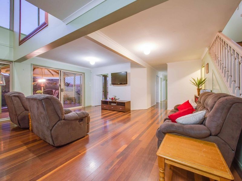 36 Henderson Road, Everton Hills QLD 4053