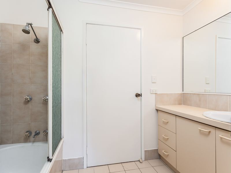 70/11 Crosby Avenue, Arana Hills QLD 4054