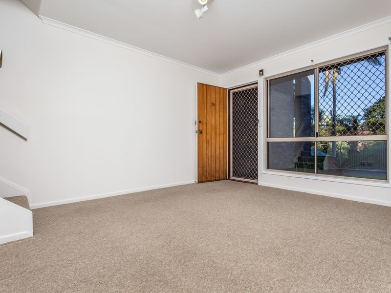 70/11 Crosby Avenue, Arana Hills QLD 4054