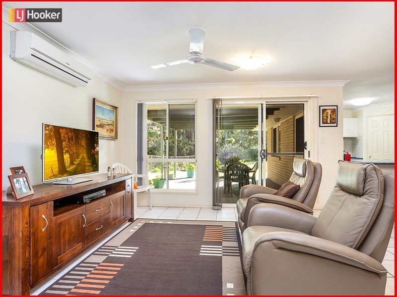 28 Hawkes Avenue, Arana Hills QLD 4054