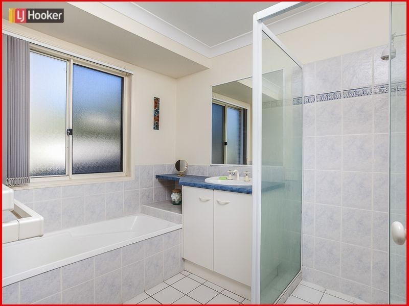 28 Hawkes Avenue, Arana Hills QLD 4054