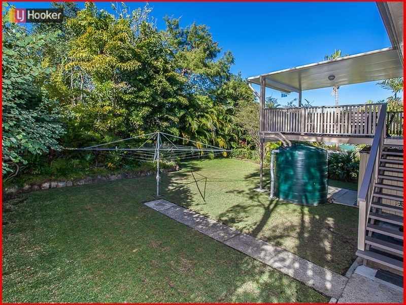 11 Kuringal Drive, Ferny Hills QLD 4055