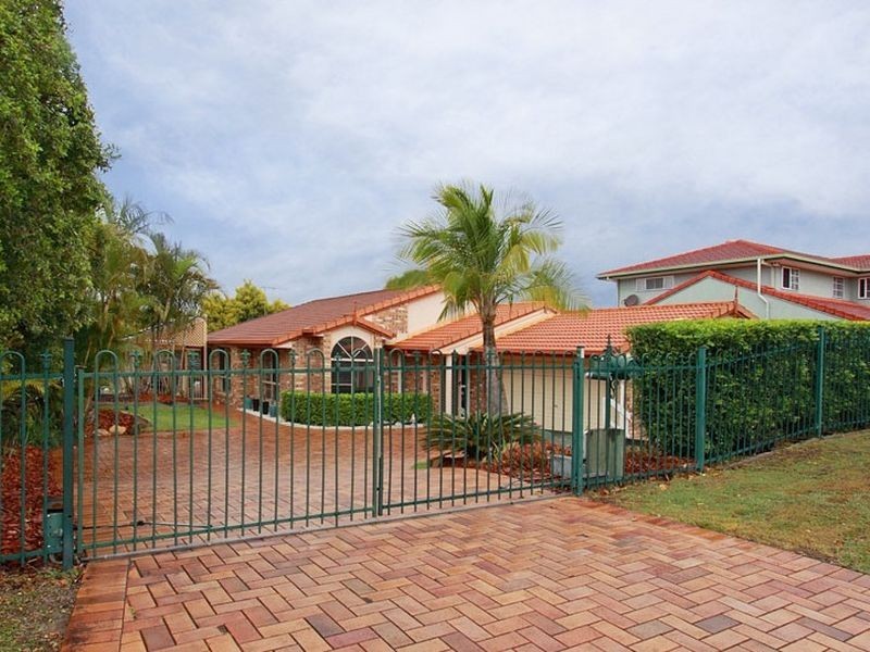 35 Oxford Crescent, Bridgeman Downs QLD 4035