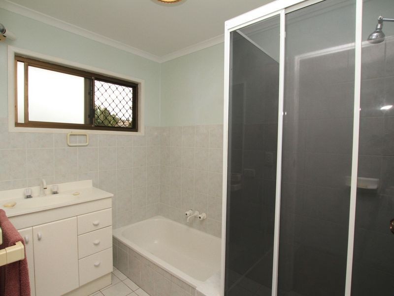 22 Samantha Crt, Ferny Hills QLD 4055