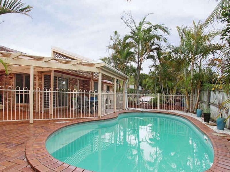 35 Oxford Crescent, Bridgeman Downs QLD 4035