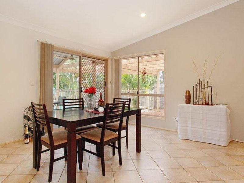 35 Oxford Crescent, Bridgeman Downs QLD 4035