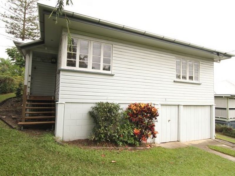 18 Chisholm Street, Stafford Heights QLD 4053