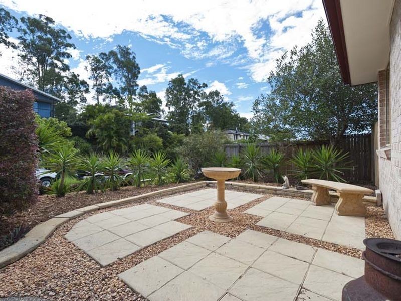 5 Georgette Court, Eatons Hill QLD 4037