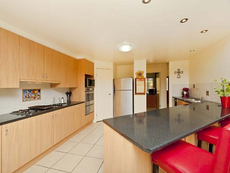 5 Georgette Court, Eatons Hill QLD 4037