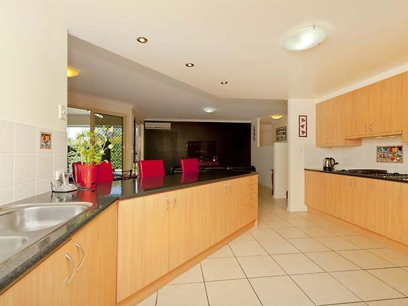 5 Georgette Court, Eatons Hill QLD 4037