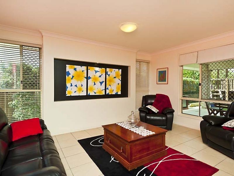 5 Georgette Court, Eatons Hill QLD 4037