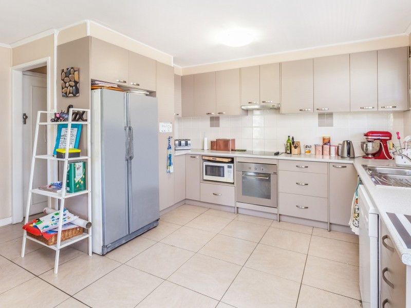 24 Falkirk Street, Stafford Heights QLD 4053