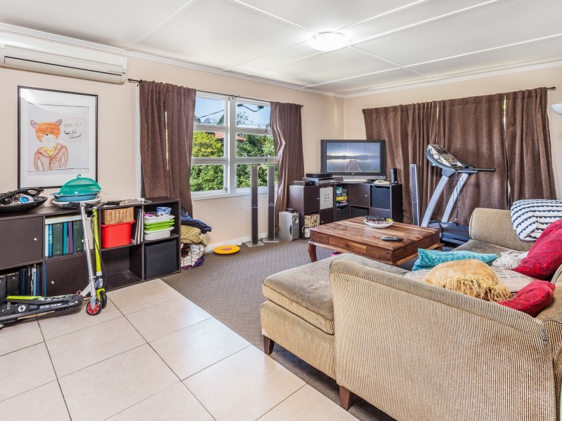 24 Falkirk Street, Stafford Heights QLD 4053