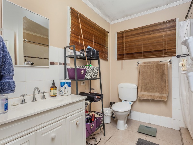 24 Falkirk Street, Stafford Heights QLD 4053