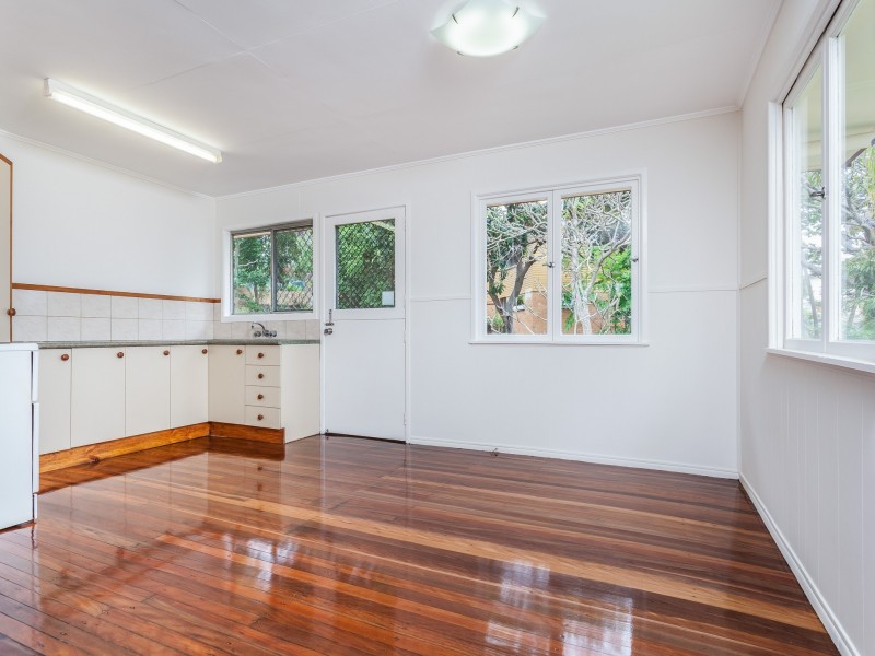 14 Camelia Avenue, Everton Hills QLD 4053